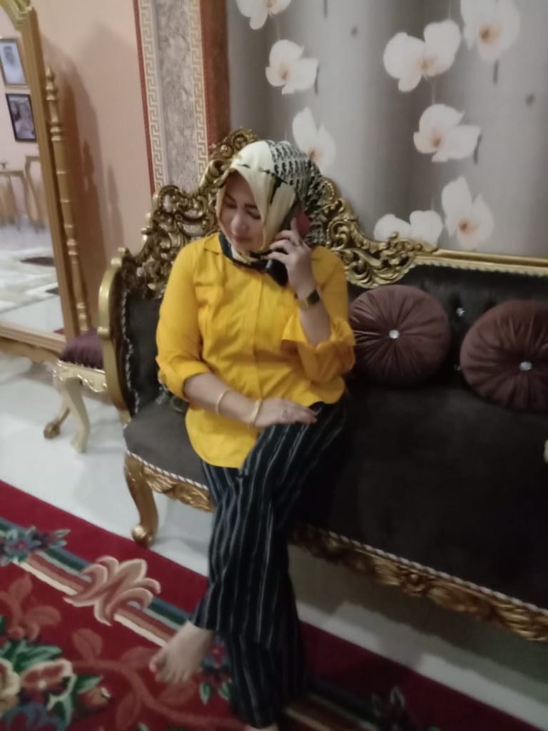 Salah satu kader partai Golkar, Hj Siti Nurhasanah.