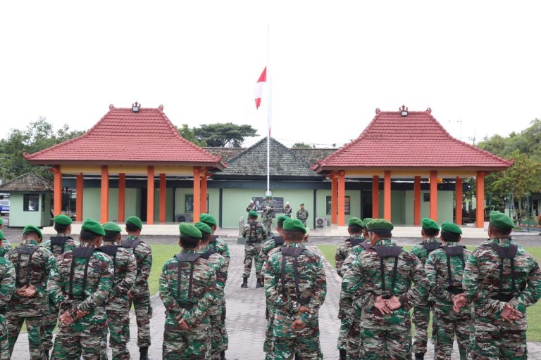 1. Kapten Bambang dan Koptu Totok Disambut Letkol Endi