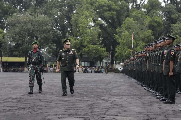 2. Sebanyak 165 Mantan Siswa Secaba Rindam VBrawijaya, Resmi dilantik Berpangkat Sersan Dua