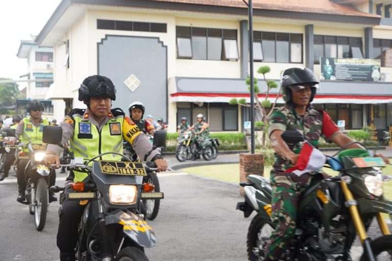 1. TNI-Polri di Klungkung Lakukan Patroli Bersama