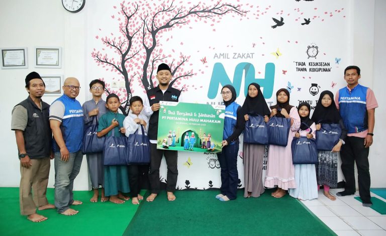 PT Pertamina Hulu Indonesia (PHI) bersama anak perusahaan dan afiliasinya baru-baru ini menggelar doa bersama dan pemberian santunan kepada 438 anak yatim dan dhuafa