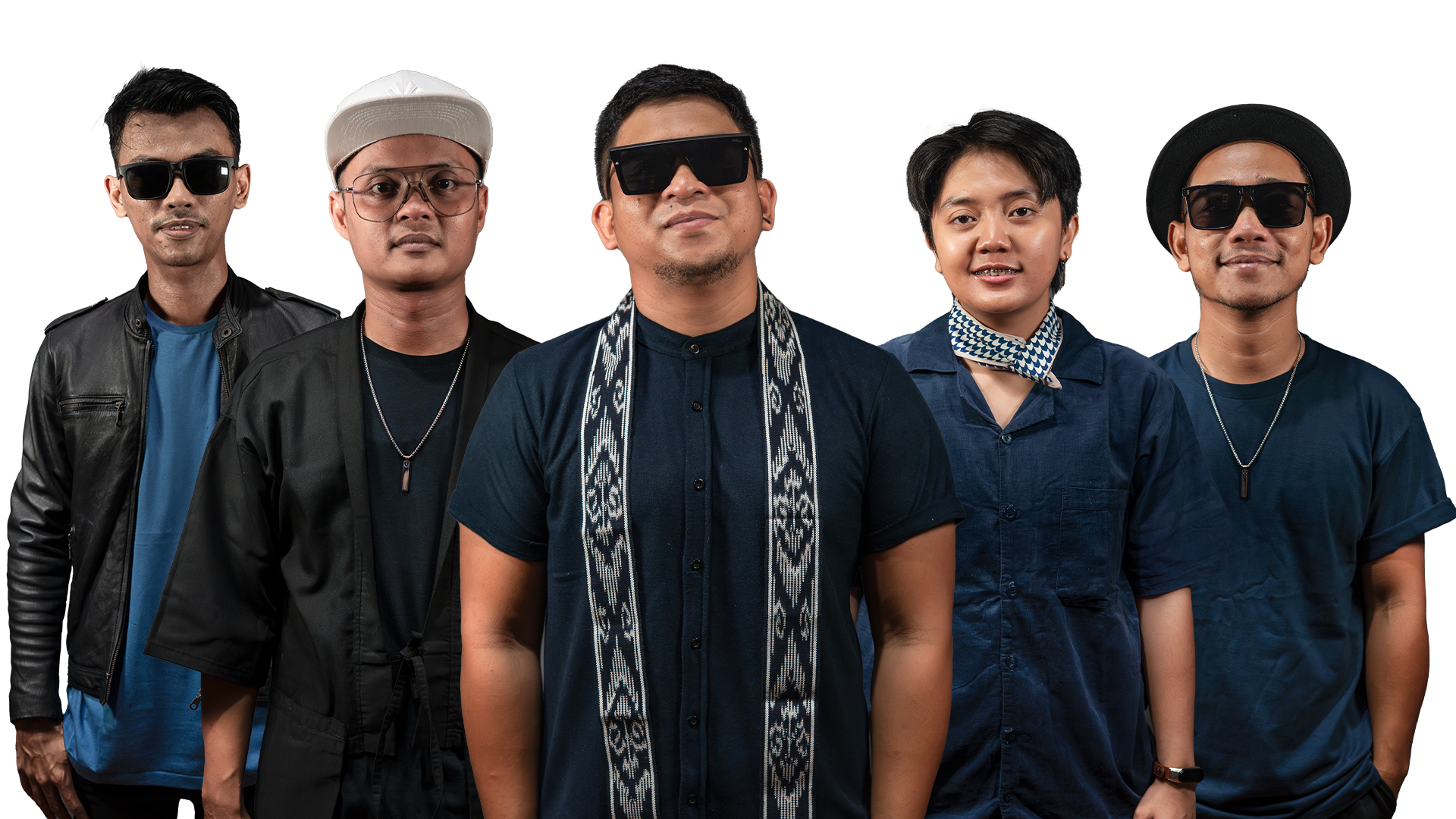 Personel Sepatu Udara, yakni Ale Akbar (vokal), Fabyn Nanda (drum), Pay (gitar 1), Mbud (gitar 2), dan Ibenk (bass)