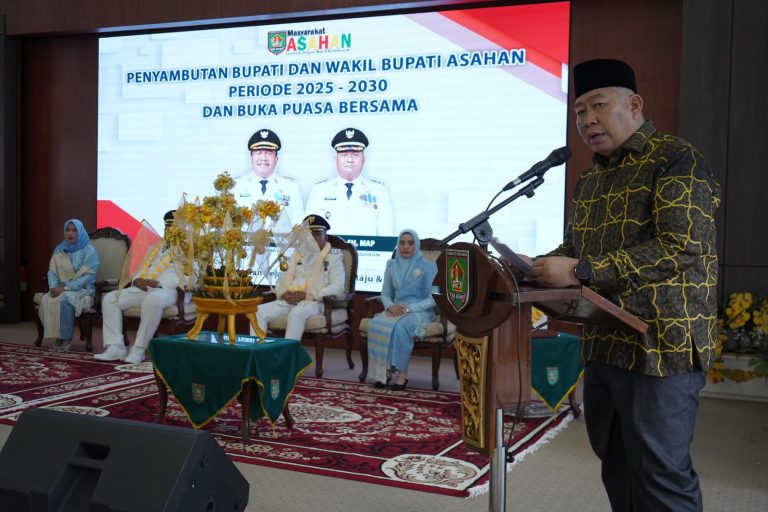 WhatsApp Image 2025-03-03 at 22.00.31 (2) Menyambut kedatangan Bupati Taufik Zainal Abidin dan Wakil Bupati Rianto setelah dilantik pada 20 Februari 2025. Acara ini dihadiri oleh Sekretaris Daerah, Forkopimda, OPD, Camat, serta berbagai tokoh dan tamu undangan yang memberikan ucapan selamat kepada Bupati dan Wakil Bupati.