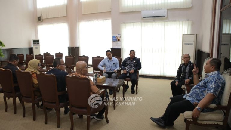 - Bupati Asahan Taufik Zainal Abidin, S.Sos., M.Si bersama Wakil Bupati Asahan Rianto, SH., MAP menerima kunjungan kerja Kepala Kantor Perwakilan BANK Indonesia